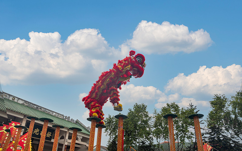 广东传统舞狮表演图片下载