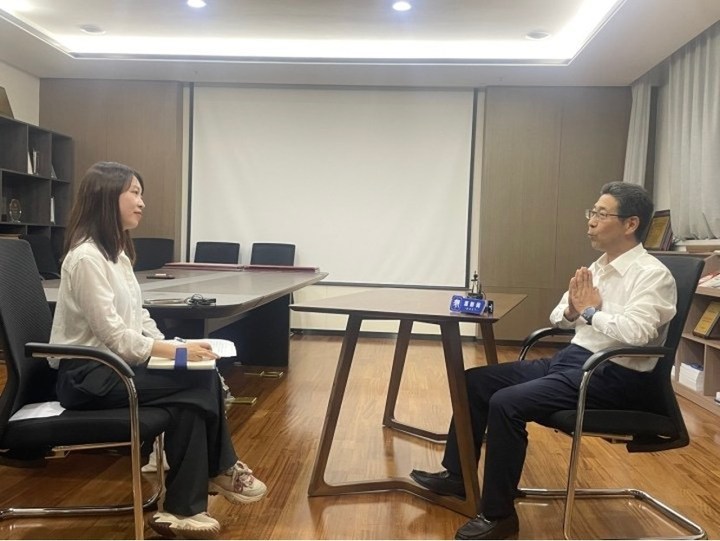 2023年潮新闻记者采访何效祖　资料图